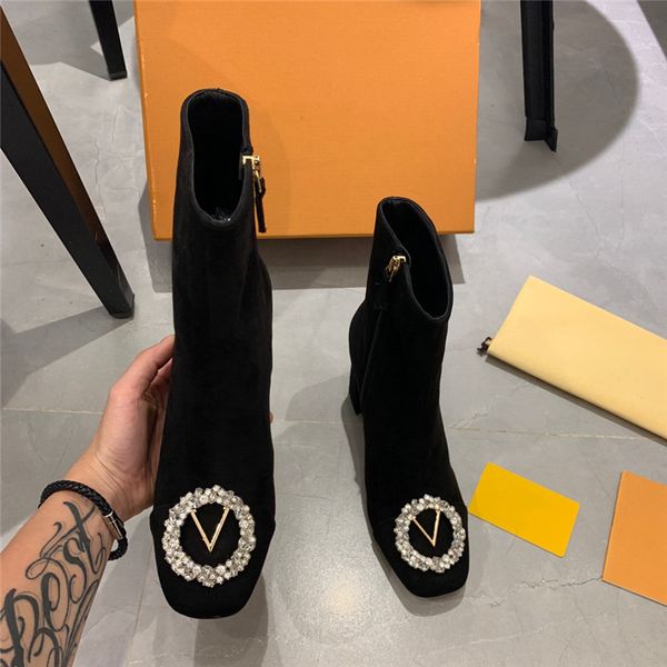 2021 ankle boots luxury womens designer thick high heels luxur y design lace up martin b oots ladies fashion winter diamond buckle short bo, Black
2021 ankle boots luxury womens designer thick high heels luxur y design lace up martin b oots ladies fashion winter diamond buckle short bo, Black