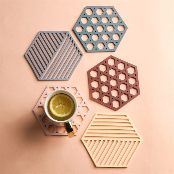 Coaster Coffee Cup Mat Soft Hollow Pad Heat Resistant Non Slip Cups Coaster Hot Drink Holder Placemat Kitchen Home Decoration
Coaster Coffee Cup Mat Soft Hollow Pad Heat Resistant Non Slip Cups Coaster Hot Drink Holder Placemat Kitchen Home Decoration