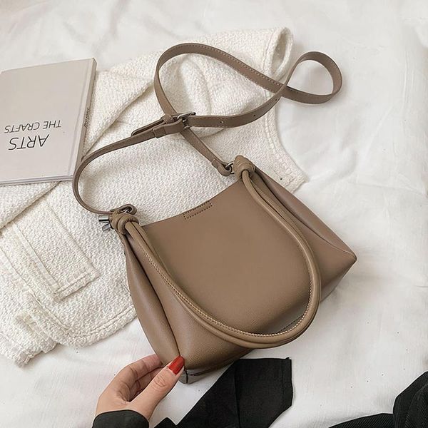 evening bags vintage pu leather bucket women's shoulder bag winter 2021 trend solid color female crossbody simple design shopper handba
evening bags vintage pu leather bucket women's shoulder bag winter 2021 trend solid color female crossbody simple design shopper handba