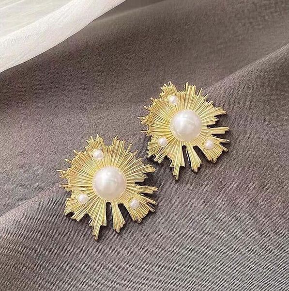 dangle & chandelier sun flower stud earrings women retro hong kong style irregular imitation pearl party gift fashion jewelry, Silver
dangle & chandelier sun flower stud earrings women retro hong kong style irregular imitation pearl party gift fashion jewelry, Silver