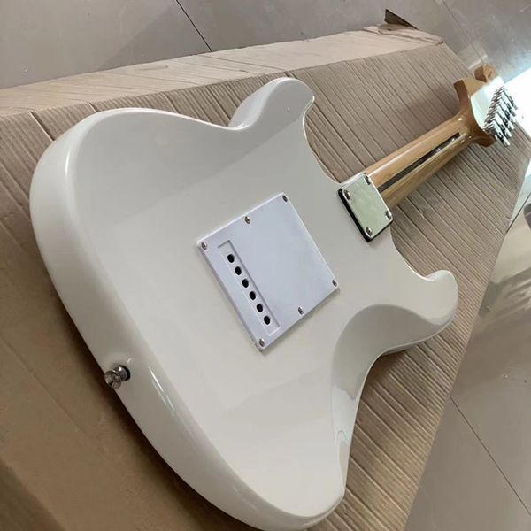 classic quality electric guitar, maple groove fingerboard, solid wood body, delivery home
classic quality electric guitar, maple groove fingerboard, solid wood body, delivery home