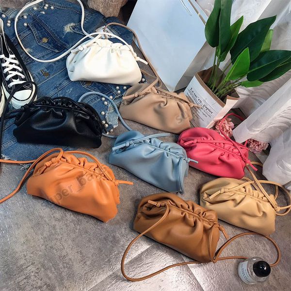 2022 designer bags luxury women handbags purses one shoulder messenger genuine leather brand cloud bag with box
2022 designer bags luxury women handbags purses one shoulder messenger genuine leather brand cloud bag with box