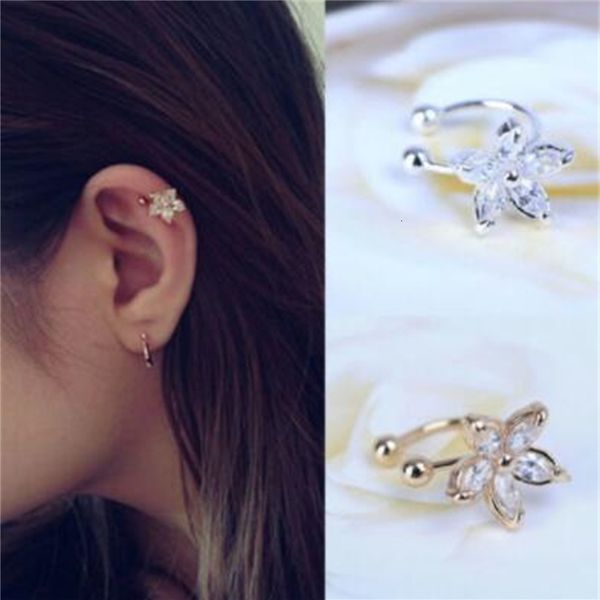 cuffs stud earrings 925 korean crystal daisy super flash no holes u-shaped camellia flower clip single jewelry, Silver
cuffs stud earrings 925 korean crystal daisy super flash no holes u-shaped camellia flower clip single jewelry, Silver