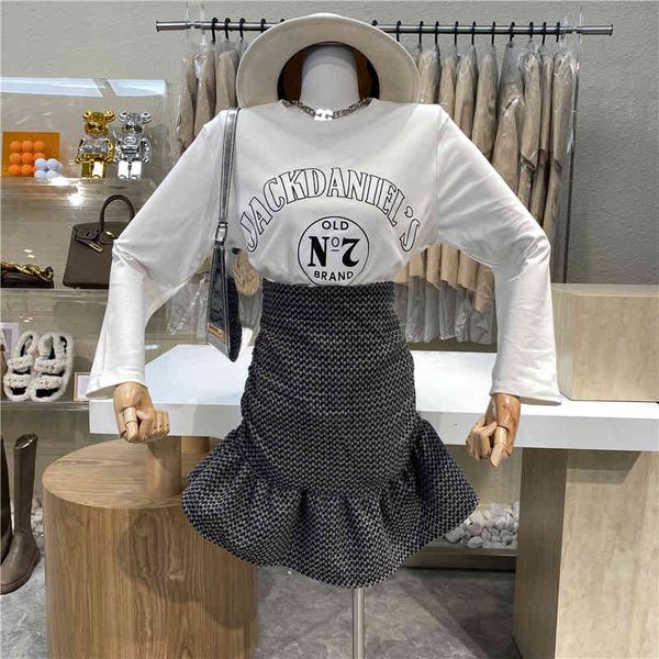 skirts fashionable niche design letters round collar sleeves t-shirt high waist thin trellis fish tail skirt two suits, Black
skirts fashionable niche design letters round collar sleeves t-shirt high waist thin trellis fish tail skirt two suits, Black
