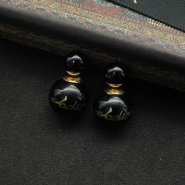 d signature / signature earrings size black pearl letter symmetry women's atmosphere net red live broadcast recommends the same jewelry
d signature / signature earrings size black pearl letter symmetry women's atmosphere net red live broadcast recommends the same jewelry