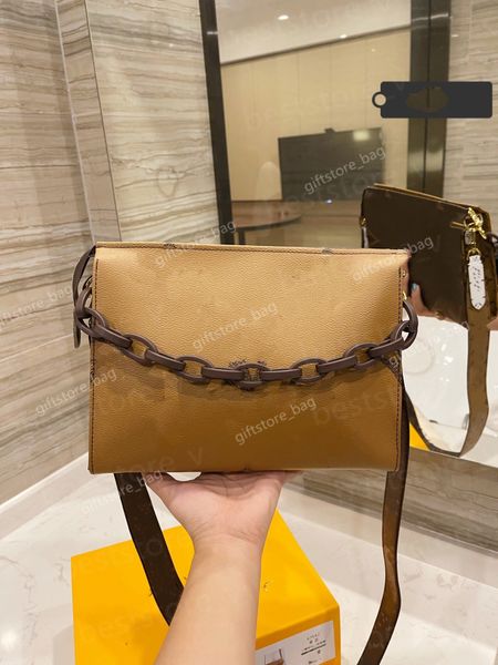 2021designer messenger bag handbag purse ladies fashion brand luxury designer three-color metal chain
2021designer messenger bag handbag purse ladies fashion brand luxury designer three-color metal chain