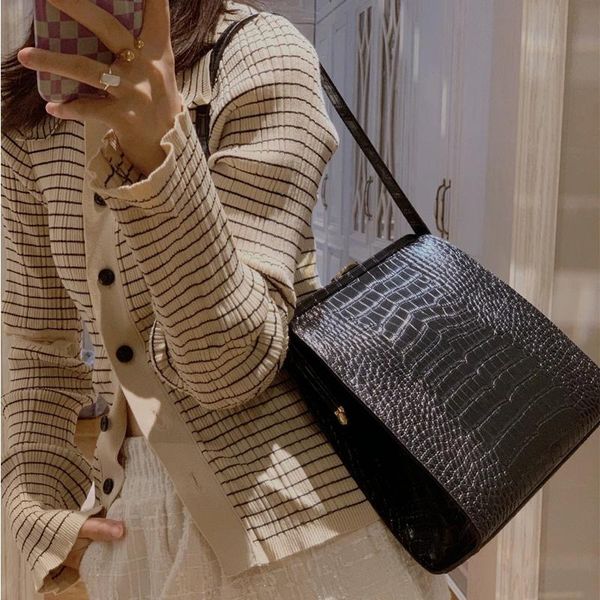 evening bags urb 30 cm large capacity clip with crocodile pattern cow skin single shoulder bag female luxury gift
evening bags urb 30 cm large capacity clip with crocodile pattern cow skin single shoulder bag female luxury gift