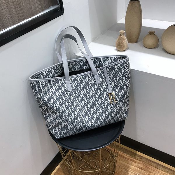 embroidered large capacity bag female new fashion shopping bag canvas shoulder portable tote handbags
embroidered large capacity bag female new fashion shopping bag canvas shoulder portable tote handbags