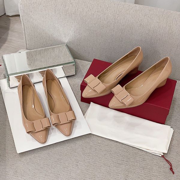 2021 summer women sandals pointed toes fashion trend popular wide flat beach slipper sandal 5 colors true leather slippers shoes size 35-39, Black
2021 summer women sandals pointed toes fashion trend popular wide flat beach slipper sandal 5 colors true leather slippers shoes size 35-39, Black