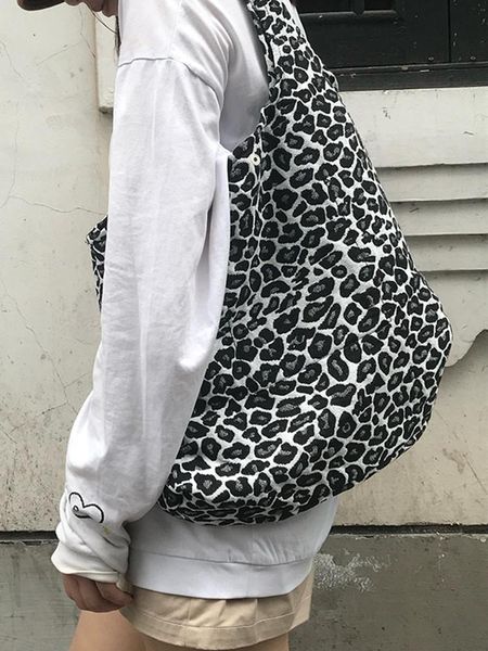 evening bags leopard print one-shoulder canvas shopping bag black large capacity carrying modern stylish handbag
evening bags leopard print one-shoulder canvas shopping bag black large capacity carrying modern stylish handbag
