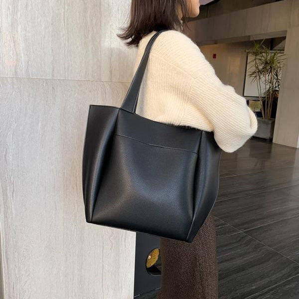 evening bags shoulder women's bag large capacity pu leather handbags and purse female retro tote sac a main femme
evening bags shoulder women's bag large capacity pu leather handbags and purse female retro tote sac a main femme