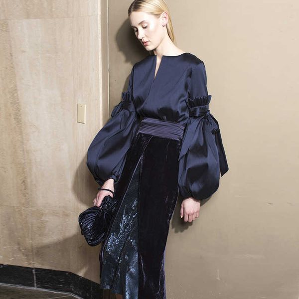 winter fashion designer runway suit set women's lantern sleeve velvet skirt 210526, White
winter fashion designer runway suit set women's lantern sleeve velvet skirt 210526, White