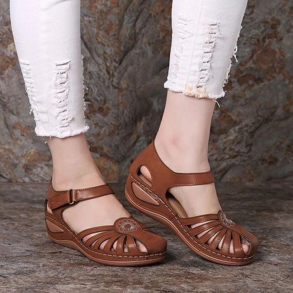 ladies large size retro flat round toe hollow breathable buckle strap sandals fashion women outdoor sunmmer shoes r5, Black
ladies large size retro flat round toe hollow breathable buckle strap sandals fashion women outdoor sunmmer shoes r5, Black