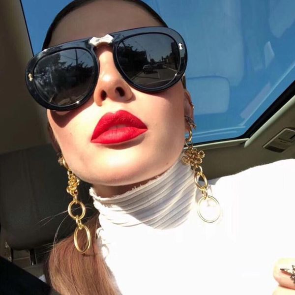 sunglasses folding women classic style gradient blue lens men with diamond, White;black
sunglasses folding women classic style gradient blue lens men with diamond, White;black