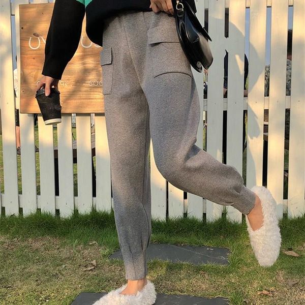 women's pants & capris 2021 winter women knitted sweater streetwear pockets solid harem radish loose high waist trousers, Black;white
women's pants & capris 2021 winter women knitted sweater streetwear pockets solid harem radish loose high waist trousers, Black;white