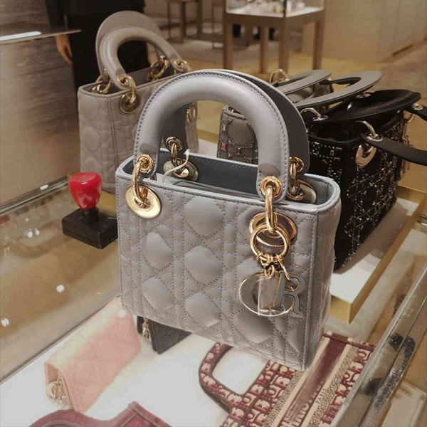 luxury herme handbags and storage hong kong's d-family diana bag mini leather bag women's 2021 new patent handbag single
luxury herme handbags and storage hong kong's d-family diana bag mini leather bag women's 2021 new patent handbag single