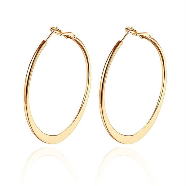 earrings selling flattened circle earrings, exaggerated personality, big ring fashionable earrings, female, Golden
earrings selling flattened circle earrings, exaggerated personality, big ring fashionable earrings, female, Golden