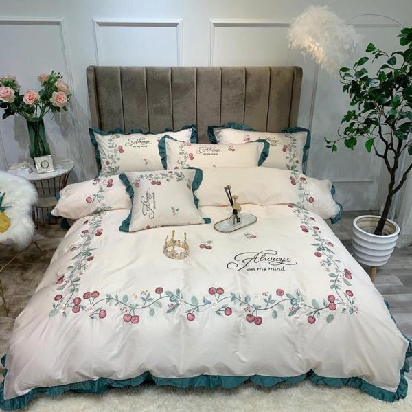 bedding sets blue and white embroidered egyptian cotton house de couette pillow cases cover set duvet
bedding sets blue and white embroidered egyptian cotton house de couette pillow cases cover set duvet