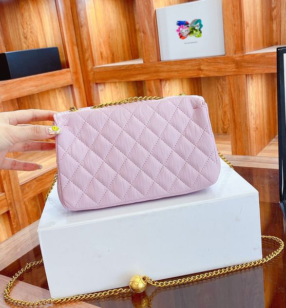 designer bags handbag handbag shoulder messenger bag ladies golden big logo 22*13cm chain bag 3 colors 09
designer bags handbag handbag shoulder messenger bag ladies golden big logo 22*13cm chain bag 3 colors 09