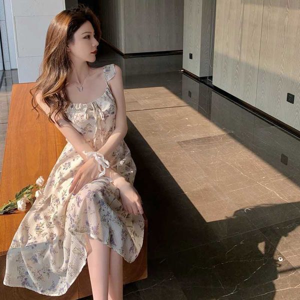 women's 2021 summer french gentle and elegant chiffon drs with fragmentary flower temperament, White;black
women's 2021 summer french gentle and elegant chiffon drs with fragmentary flower temperament, White;black