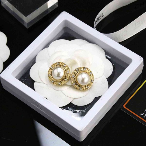 design jewelry 2213 dark embossed letters diamond studded pearl earrings small and simple silver needle brass
design jewelry 2213 dark embossed letters diamond studded pearl earrings small and simple silver needle brass