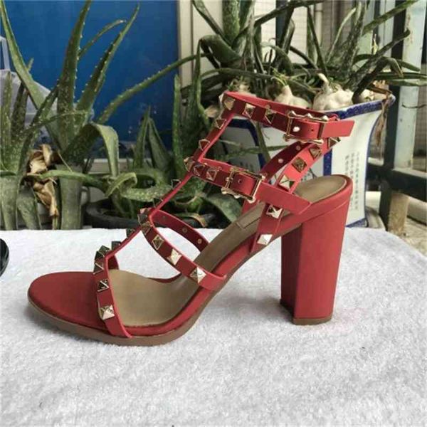 women's european rivets sandals with 9.5 cm high fashion 6 color sizes 35-41 full packing, Black
women's european rivets sandals with 9.5 cm high fashion 6 color sizes 35-41 full packing, Black