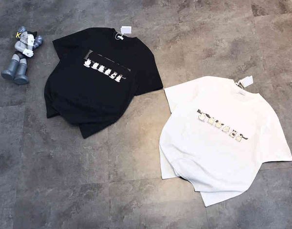 2022 factory wholesale new chest letter kitten foam printing t-shirt cuffs three-dimensional embroidery half sleeve korean qingdao, White
2022 factory wholesale new chest letter kitten foam printing t-shirt cuffs three-dimensional embroidery half sleeve korean qingdao, White