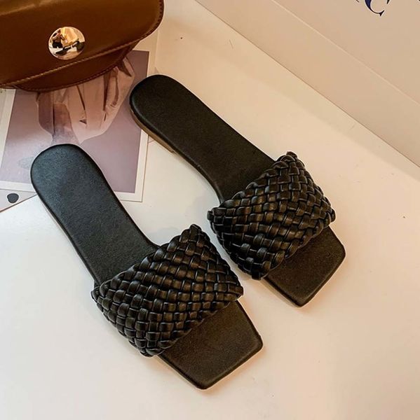 2021 classics paris fahsion women slippers summer girls beach slides black white red flip flops floral brocade gear bottoms sandals 009
2021 classics paris fahsion women slippers summer girls beach slides black white red flip flops floral brocade gear bottoms sandals 009