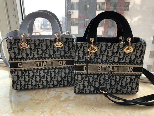 70% off luxury design handbag women's 2021 new fashion printing portable d home bag texture letter one shoulder messenger bag frpy
70% off luxury design handbag women's 2021 new fashion printing portable d home bag texture letter one shoulder messenger bag frpy