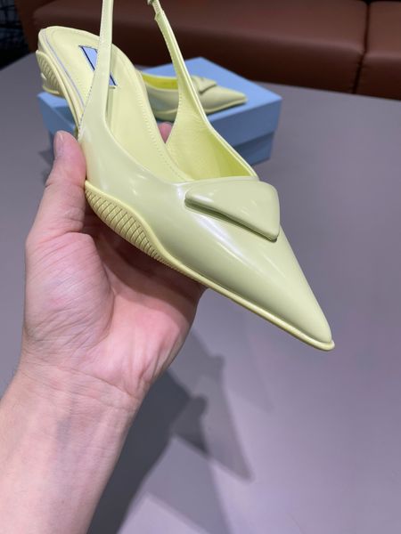 2021 triangle standard cat heel shoes women's wedding black yellow apple green spring and summer beautiful shoe, Cards are not shipped separately
2021 triangle standard cat heel shoes women's wedding black yellow apple green spring and summer beautiful shoe, Cards are not shipped separately