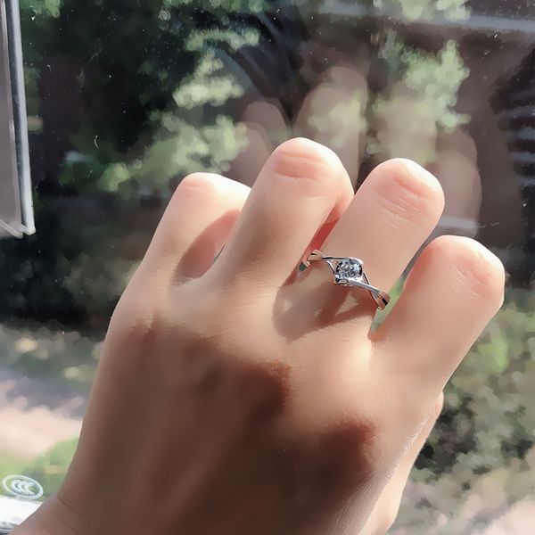 simulation female 6-claw love inlaid with zircon wedding 30 diamond 925 platinum plated ring, Silver
simulation female 6-claw love inlaid with zircon wedding 30 diamond 925 platinum plated ring, Silver