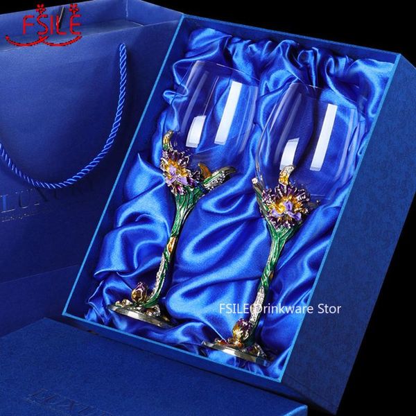 wine glasses 2-piece gift box enamel crystal cup set glass champagne
wine glasses 2-piece gift box enamel crystal cup set glass champagne