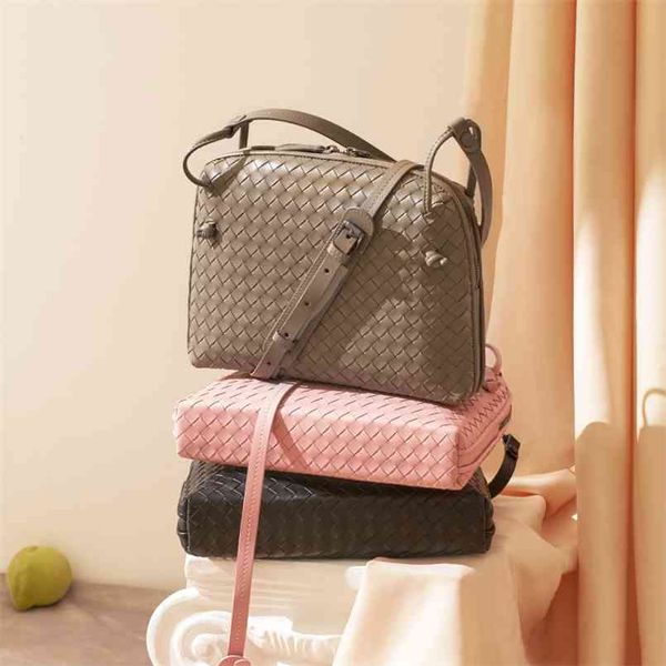 leather women's shoulder bag luxury brand fashion woven simple shell messenger 100% sheepskin 210902
leather women's shoulder bag luxury brand fashion woven simple shell messenger 100% sheepskin 210902