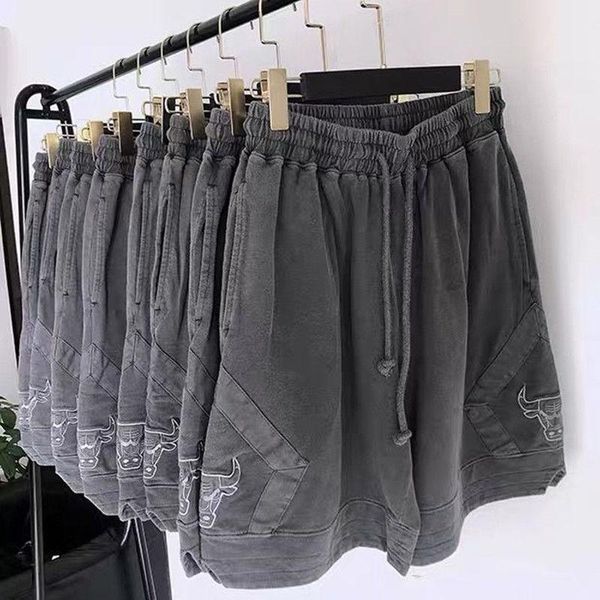 men's shorts retro sports bulls summer basketball running fitness pants neutral korean loose oversized leisure, White;black
men's shorts retro sports bulls summer basketball running fitness pants neutral korean loose oversized leisure, White;black