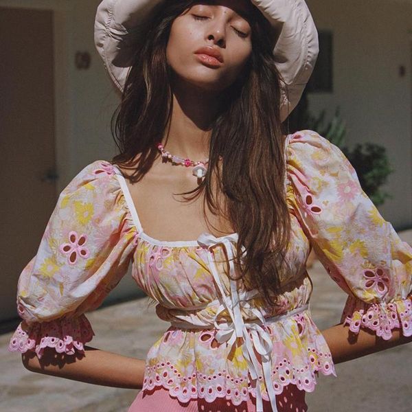 women's blouses & shirts floral printed embroidered women square collar puff sleeves chic summer autumn hollow out female blouse, White
women's blouses & shirts floral printed embroidered women square collar puff sleeves chic summer autumn hollow out female blouse, White