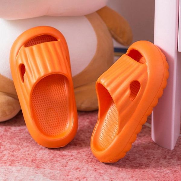 slipper children' slippers summer shoes boys girls bathroom soft thick bottom platform non-slip indoor home flip flops, Black;grey
slipper children' slippers summer shoes boys girls bathroom soft thick bottom platform non-slip indoor home flip flops, Black;grey