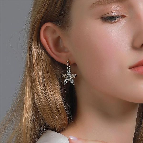 korean colorful 5 leaves flower stud earrings with pearl diamond alloy ear nail women business party pink gold earring jewelry wholesale, Golden;silver
korean colorful 5 leaves flower stud earrings with pearl diamond alloy ear nail women business party pink gold earring jewelry wholesale, Golden;silver