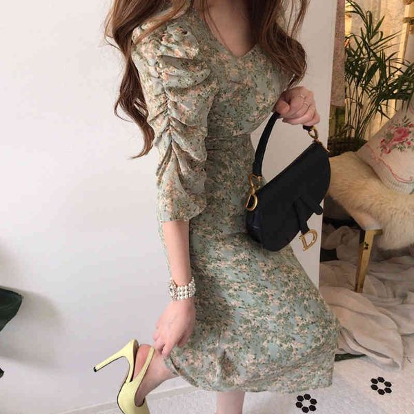 casual dresses new chic korean gentle slim wrap hip square neck floral chiffon dress women puff pleated sleeve lace up vintage ves, Black;gray
casual dresses new chic korean gentle slim wrap hip square neck floral chiffon dress women puff pleated sleeve lace up vintage ves, Black;gray