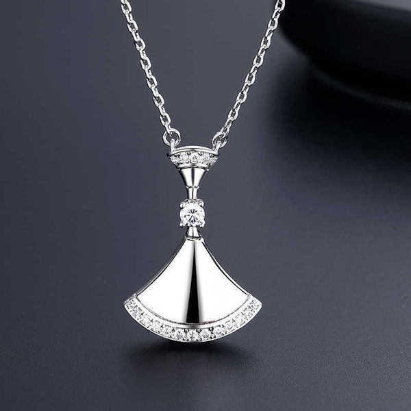 fashion b jiabao home up and down drill skirt necklace women's fan inlaid diamond pendant necklace, Silver
fashion b jiabao home up and down drill skirt necklace women's fan inlaid diamond pendant necklace, Silver
