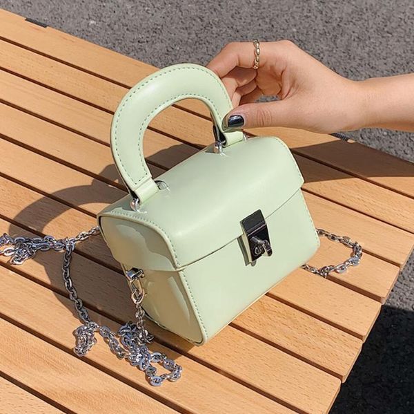 shoulder bags solid color mini tote bag 2021 summer high-quality pu leather women's designer handbag box chain messenger
shoulder bags solid color mini tote bag 2021 summer high-quality pu leather women's designer handbag box chain messenger