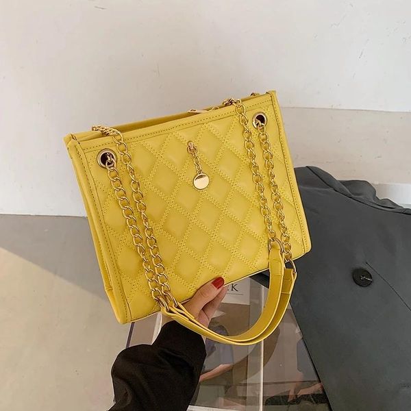 evening bags 2021 fashion luxury women handbags big capacity y2k tote bag female shoulder handle
evening bags 2021 fashion luxury women handbags big capacity y2k tote bag female shoulder handle