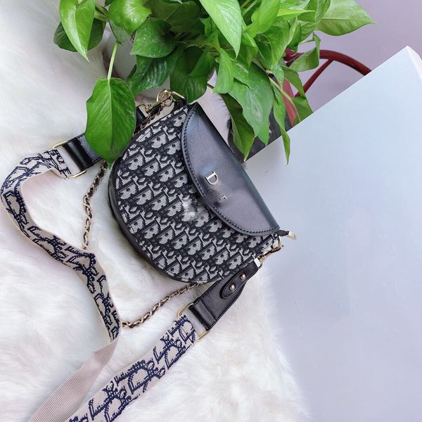 women's bag semicircle saddle chain single shoulder hemp wide band slant span luxuryss designerss yw
women's bag semicircle saddle chain single shoulder hemp wide band slant span luxuryss designerss yw