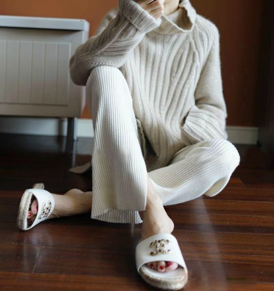 sweaters 100% and wool 2021 heavy thick cashmere sweater female high collar loose korean version of the pullover warm, White;black
sweaters 100% and wool 2021 heavy thick cashmere sweater female high collar loose korean version of the pullover warm, White;black