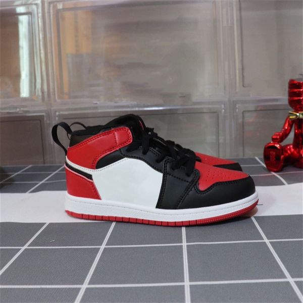 fashion sneakers 1 high basketball shoes white black red blue grey sale size 26-3597fk
fashion sneakers 1 high basketball shoes white black red blue grey sale size 26-3597fk