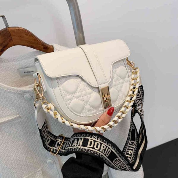 80% off shop clearance small bag female autumn new fashion saddle bag leisure simple women's woven chain diagonal cross bag
80% off shop clearance small bag female autumn new fashion saddle bag leisure simple women's woven chain diagonal cross bag