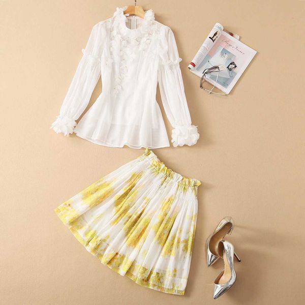 women's summer fashion stand-up collar appliques flowers white blouse yellow print pleated mini skirt set 210526
women's summer fashion stand-up collar appliques flowers white blouse yellow print pleated mini skirt set 210526