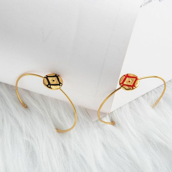 bangle vintage black red enamel textured round charm bangles for women stainless steel thin circle open gold jewelry wholesale
bangle vintage black red enamel textured round charm bangles for women stainless steel thin circle open gold jewelry wholesale