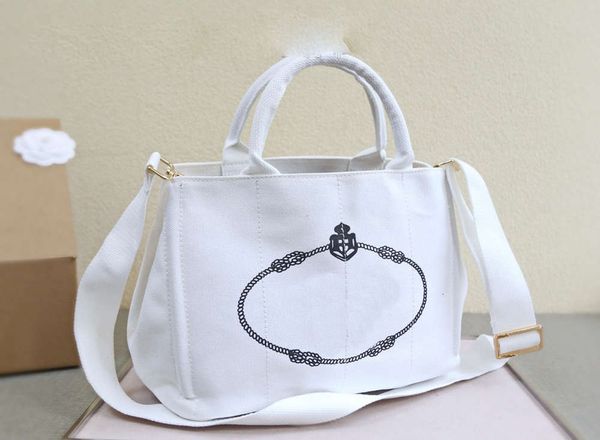 2021 original luxury brand 2021 shopping bag large capacity white canvas designer flower trend multifunctional bucket bags fashion
2021 original luxury brand 2021 shopping bag large capacity white canvas designer flower trend multifunctional bucket bags fashion
