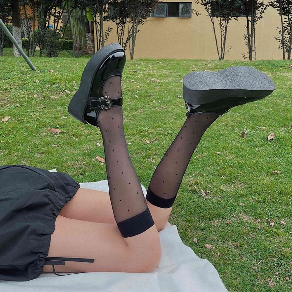wave middle calf small round point tube white half cut jk socks in's black silk stockings, Black;white
wave middle calf small round point tube white half cut jk socks in's black silk stockings, Black;white