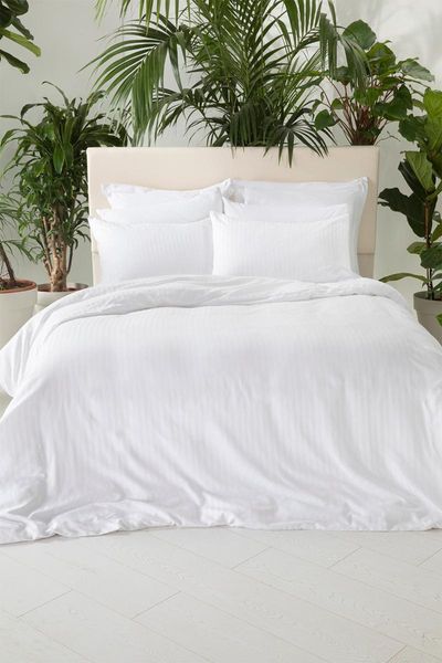 bedding sets luxury crystal silky twill double white duvet cover set 200x220 cotton 4pcs modern ultra soft breathable summer 2021
bedding sets luxury crystal silky twill double white duvet cover set 200x220 cotton 4pcs modern ultra soft breathable summer 2021